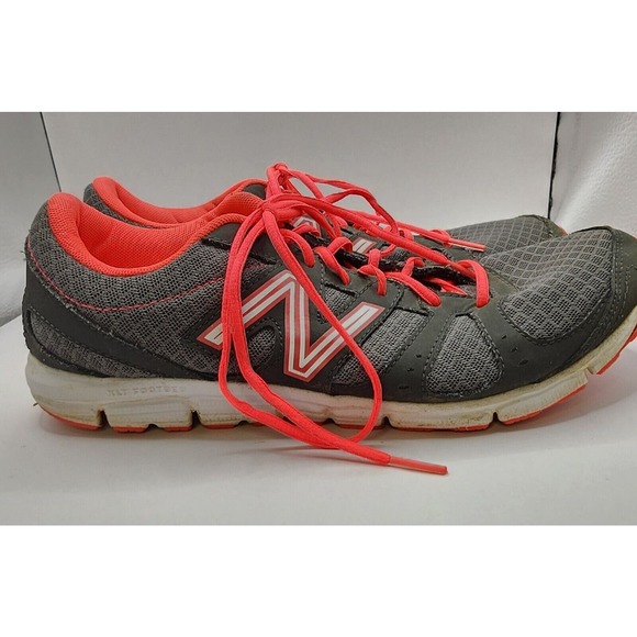 New Balance 550 v3 Womens Shoes Gray Red Athletic Training Sneaker 10B - Picture 2 of 8